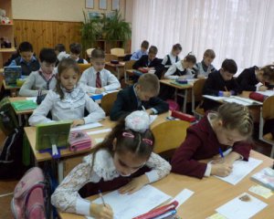 Гриневич позволяет украинским школам самостоятельно выбирать язык обучения