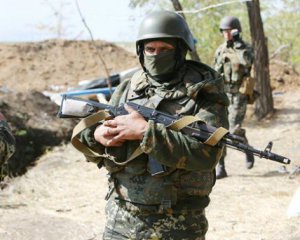 Двух украинских военных ранили на Донбасе