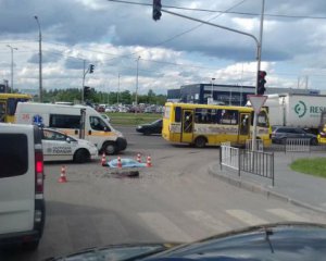 Жінка загинула під колесами вантажівки