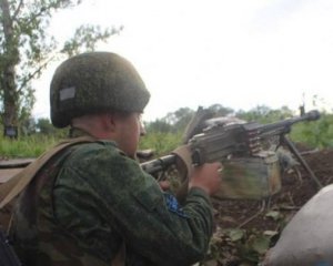 Возле Луганска боевики засветили новые окопы и броню