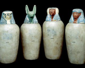 Археологи виявили посудини з органами знатної єгиптянки