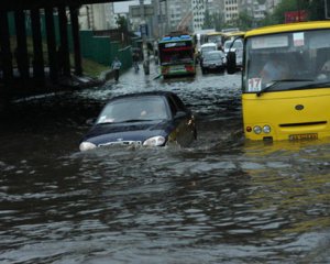 Показали, как Киев утонул после ливня