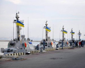 Український прапор піднімуть над Кримом - Порошенко привітав з Днем ВМС