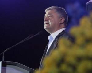 Увесь світ вимагає звільнення  Сенцова - Порошенко