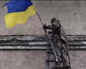 Українські військові підняли прапор над ще одним селищем Луганщини