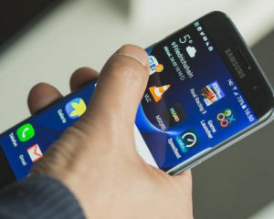 Будьте обережні: Samsung таємно розсилає фото випадковим контактам