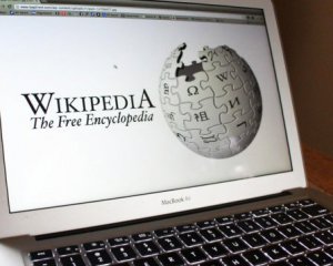 Wikipedia зупинила роботу