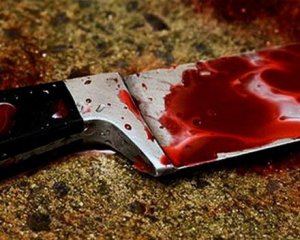 Школярка вбила п'яного батька