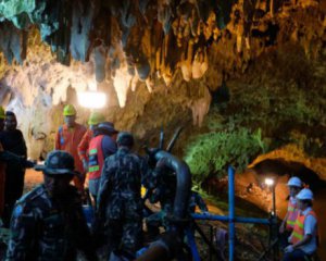 Порятунок дітей з печери: операцію тимчасово зупинили