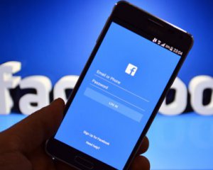 Facebook отсеял заинтересованных в госизмене россиян