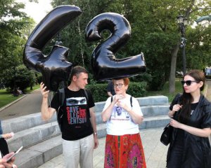 Як у Москві привітали Сенцова з днем народження