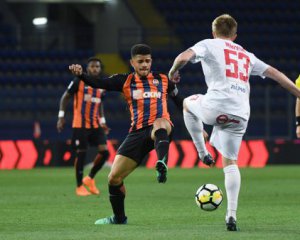 Оприлюднили відео викрадення матері гравця "Шахтаря"