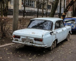 В Киеве обнаружили более полутысячи брошенных автомобилей