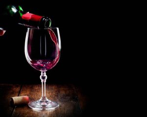Розвінчали міф про користь алкоголю в помірних дозах
