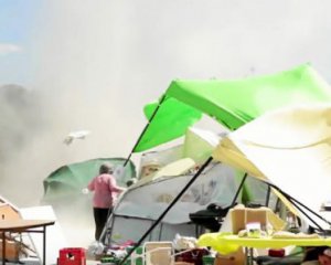 На вражаючому відео торнадо народився під час фестивалю