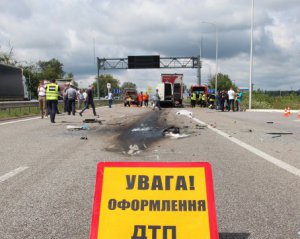 Кривава ДТП на Житомирщині: Порошенко дав доручення місцевій владі