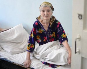 "На руках занесли в безпечне місце" - літня жінка йшла 4 км з окупованого Докучаєвська