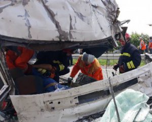 Житомирская трагедия: обнародовали видео первых минут после аварии (+21)
