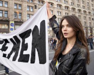 Тіло засновниці Femen знайшли у шафі. Розповідь подруги