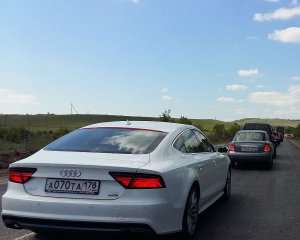 &quot;Водії сплять на узбіччі&quot;: Керченський міст став причиною кілометрових заторів