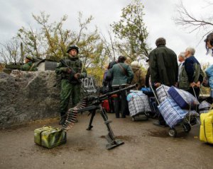 Боржників за комуналку не випускають за межі ДНР
