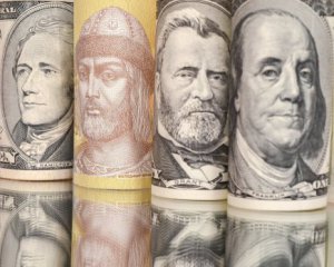 Фальстарт для гривны: эксперт спрогнозировал обвал курса доллара