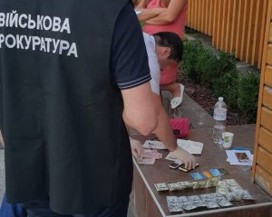 На взятке поймали инспектора Киевской таможни
