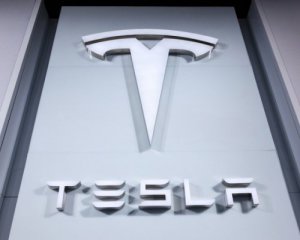 Tesla конкуруватиме з PlayStation - Маск розповів про оновлення