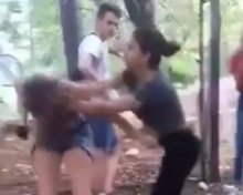 Підлітки натовпом побили однокласницю і знімали знущання на відео