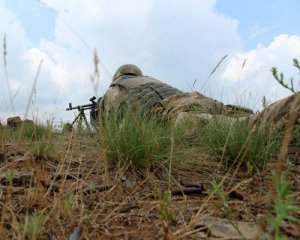 На Донбасі бойовики 12 разів обстріляли військових ЗСУ