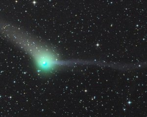 Гигантская зеленая комета приближается к Земле