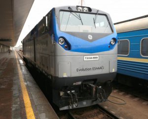 Укрзализныця ожидает первый локомотив с США