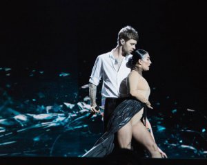 Макс Барських розповів про пікантні сюрпризи від настирливих прихильниць