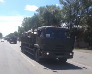 На Донбасс заехали российские грузовики: показали видео