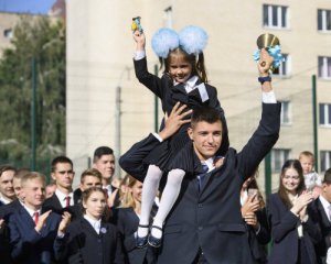 Школи самостійно визначатимуть дату першого дзвоника