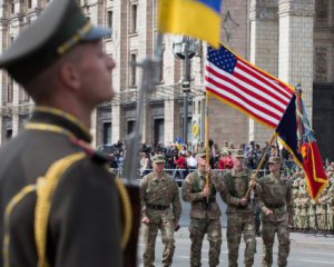 Трамп отправил своего представителя в Киев на парад ко Дню Независимости
