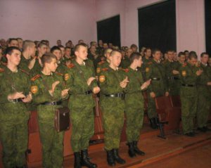 &quot;Юный боец ​​внутренних войск&quot;: показали видео, как боевики ДНР учат детей воевать