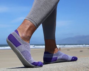 Створили лікувальні шкарпетки для стомлених ніг