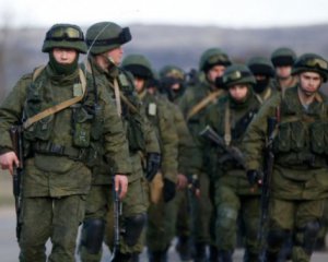 Російські окупанти розпочали в Криму військові навчання