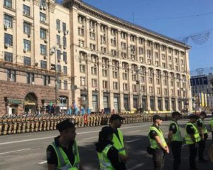 Тихо і без провокацій: у поліції розповіли, як пройшов військовий парад