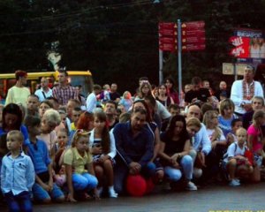 З загиблим на Донбасі Георгієм Ольховським попрощалися на колінах