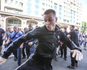 Правоохоронці розшукують горезвісного Тітушка