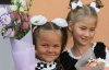 Танцы в вышиванках под русскую попсу, первый звонок и селфи - как прошло 1 сентября в школах Киева