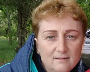 Діти  понад 40 днів не можуть поховати матір