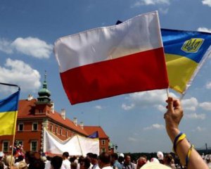 Назвали, сколько получают украинцы в Польше