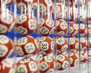 Женщина пошутила о выигрыше в лотерею, а ее слова сбылись