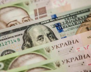 Утром доллар порадовал украинцев