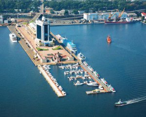 Одеський порт позбавляє Одесу 50 тисяч туристів щодня - еколог