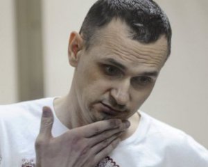 Путін з Меркель обговорили справу Сенцова