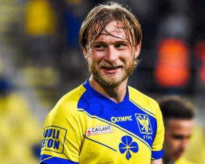 Українець віддав гольовий пас і заробив вилучення у чемпіонаті Бельгії